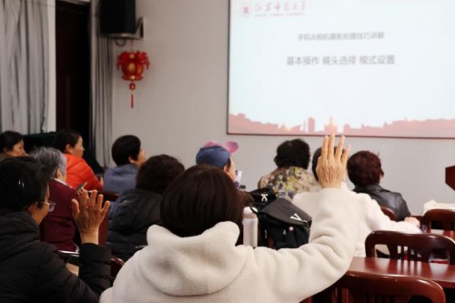 江苏师范大学传媒与影视学院以光影传递党员温度