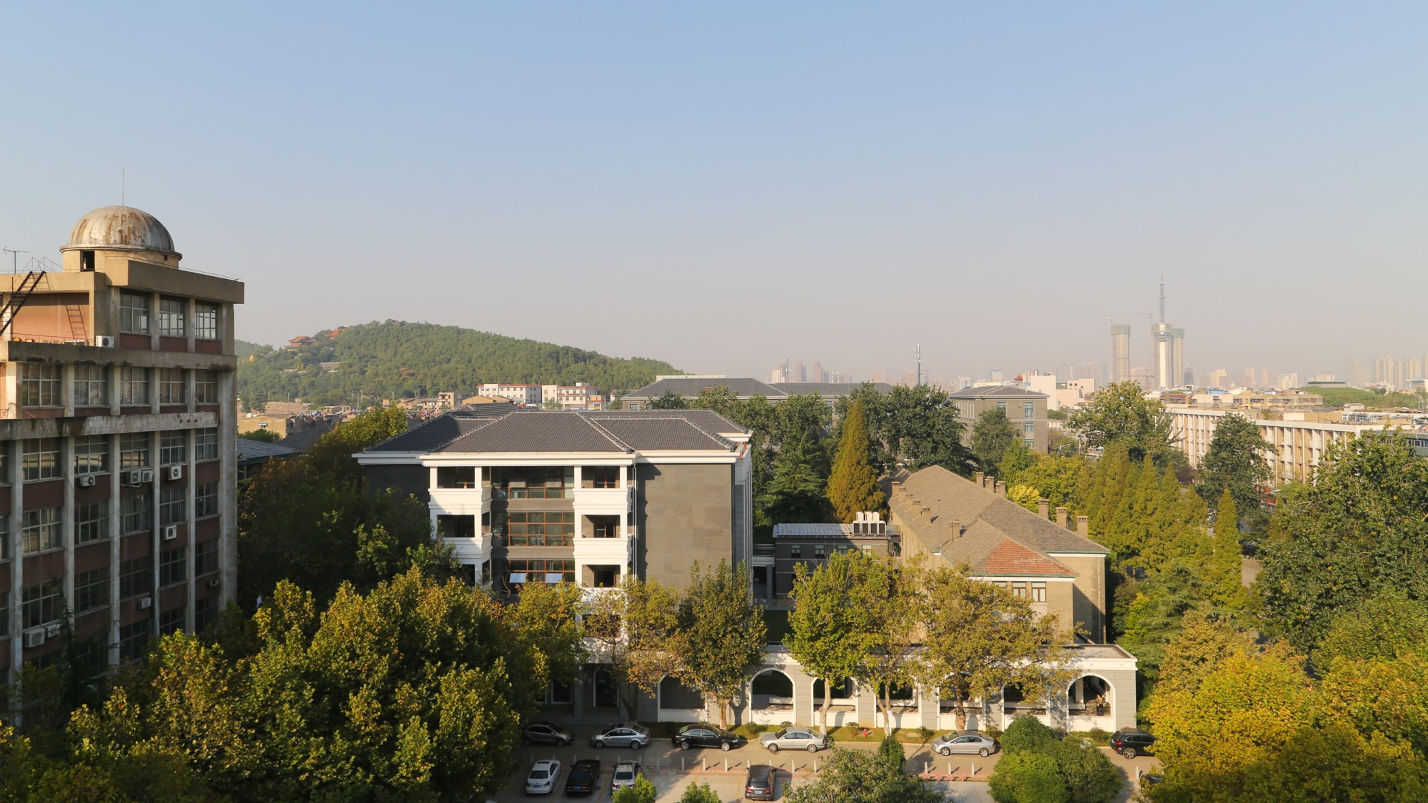 语言科学与艺术学院