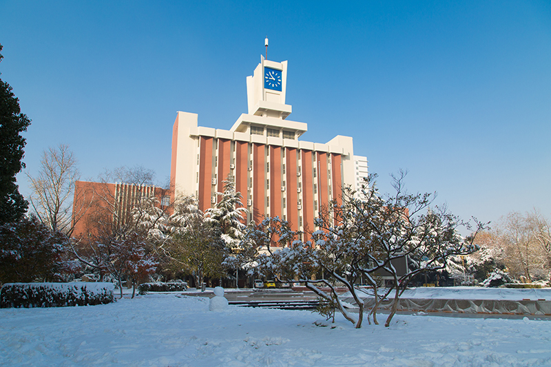 雪后钟楼